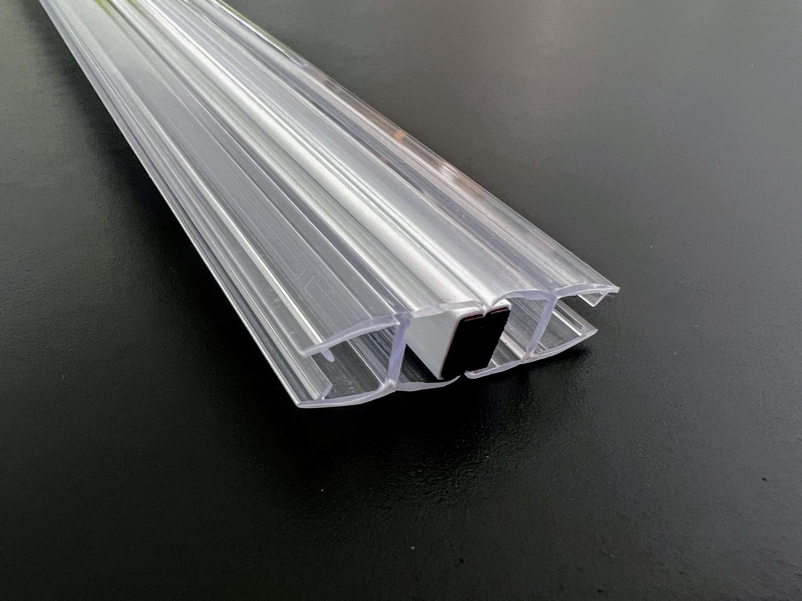 Magnetdichtungspaar 180° mit Magnetstreifen – Für 6 oder 8 mm Glas – Art.Nr. 2x008BW