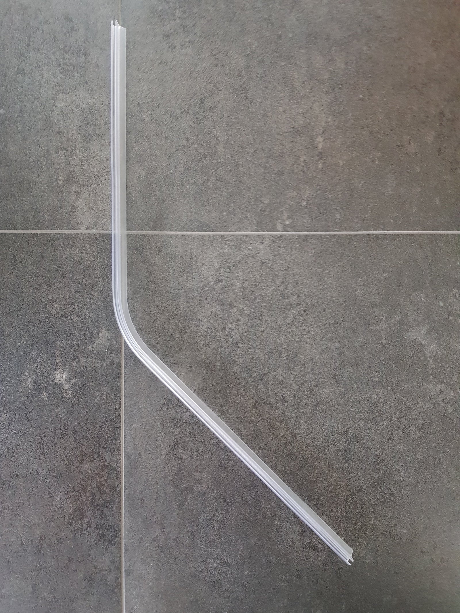 Gebogene Dusch-Türdichtung 135° für Fünfeckduschen – Für 6 oder 8 mm Glas – Art.Nr. 5101.135