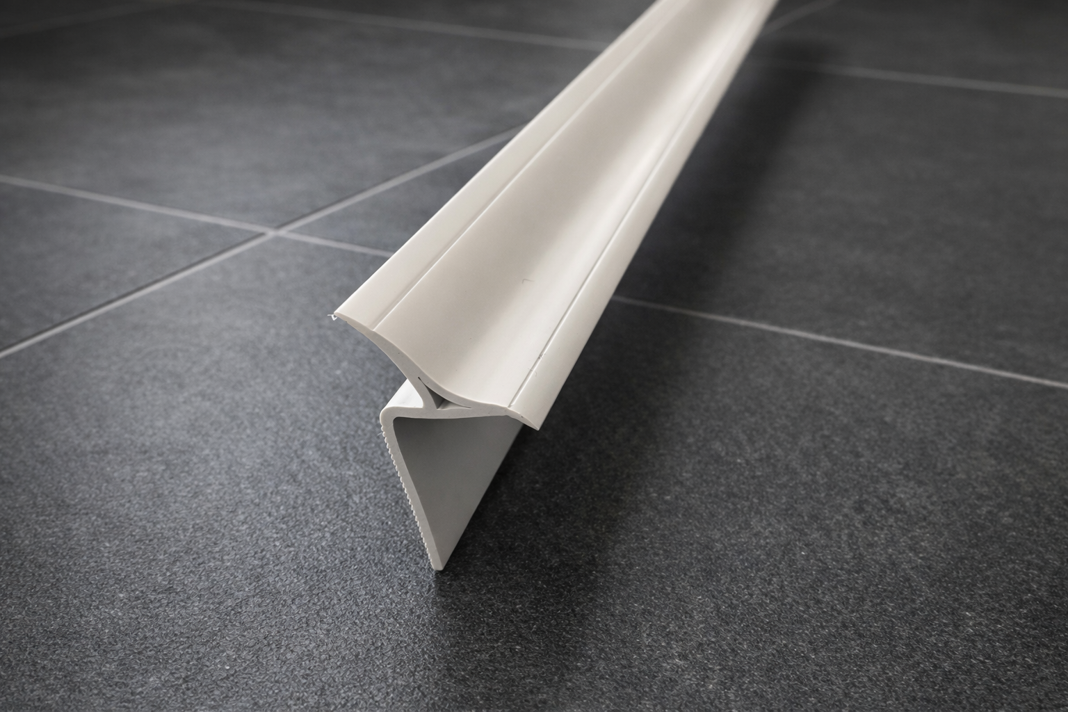 Fugenabdeckprofil BP/25 – PVC weiß, Duschwanne zur Wand