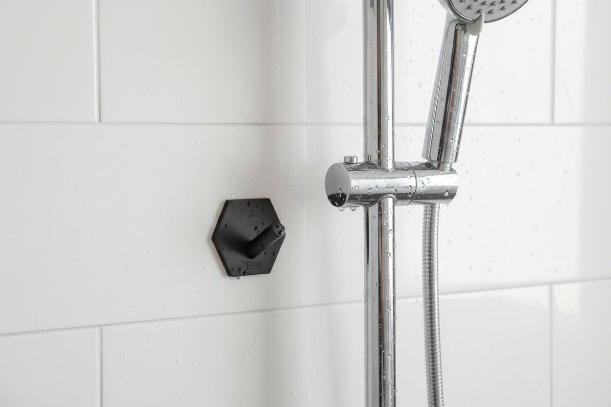 Design-Wandhaken Hexagon selbstklebend (45x52 mm) – Edelstahl – Schwarz Matt oder Chrom