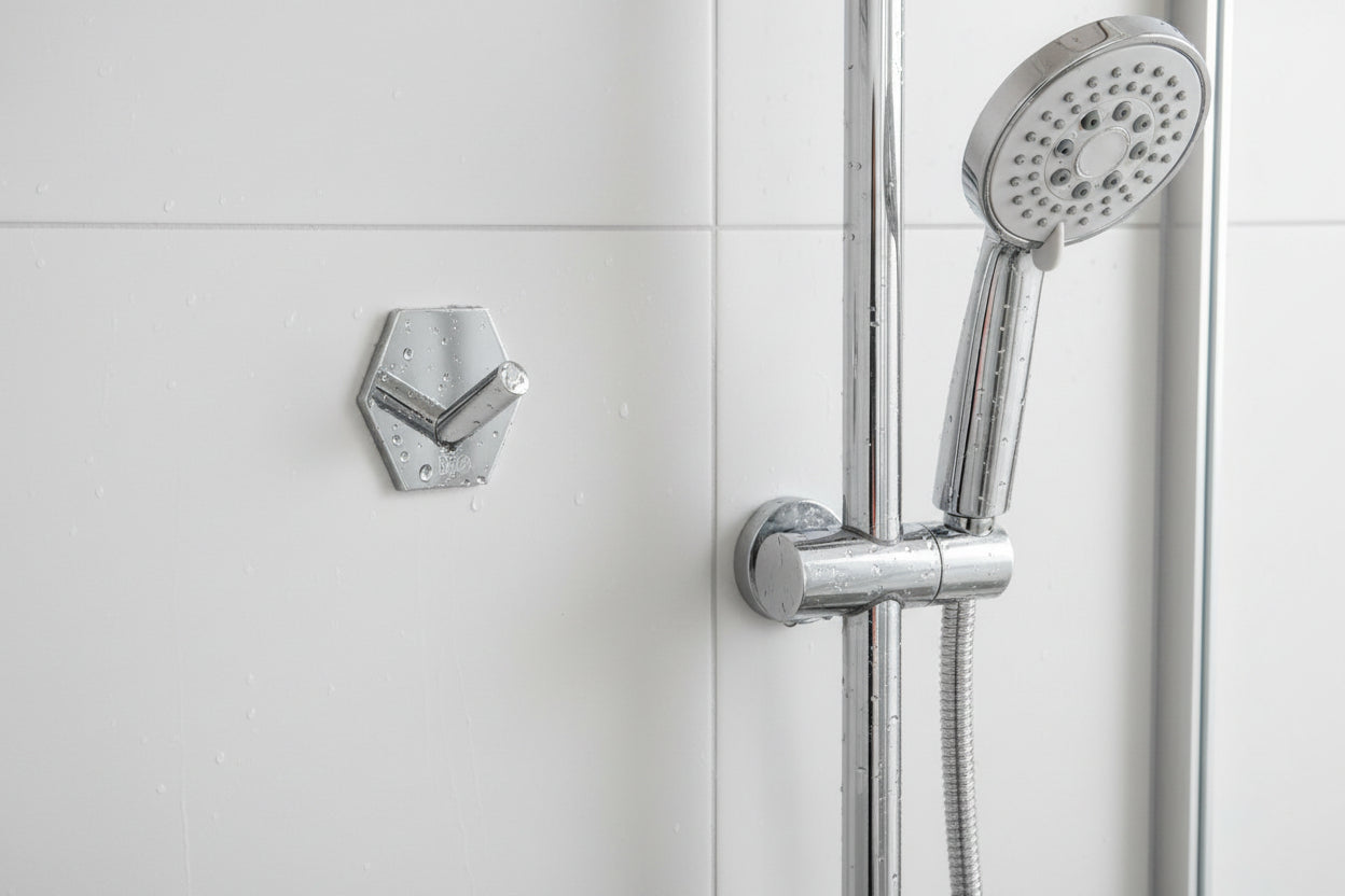 Design-Wandhaken Hexagon selbstklebend (45x52 mm) – Edelstahl – Schwarz Matt oder Chrom