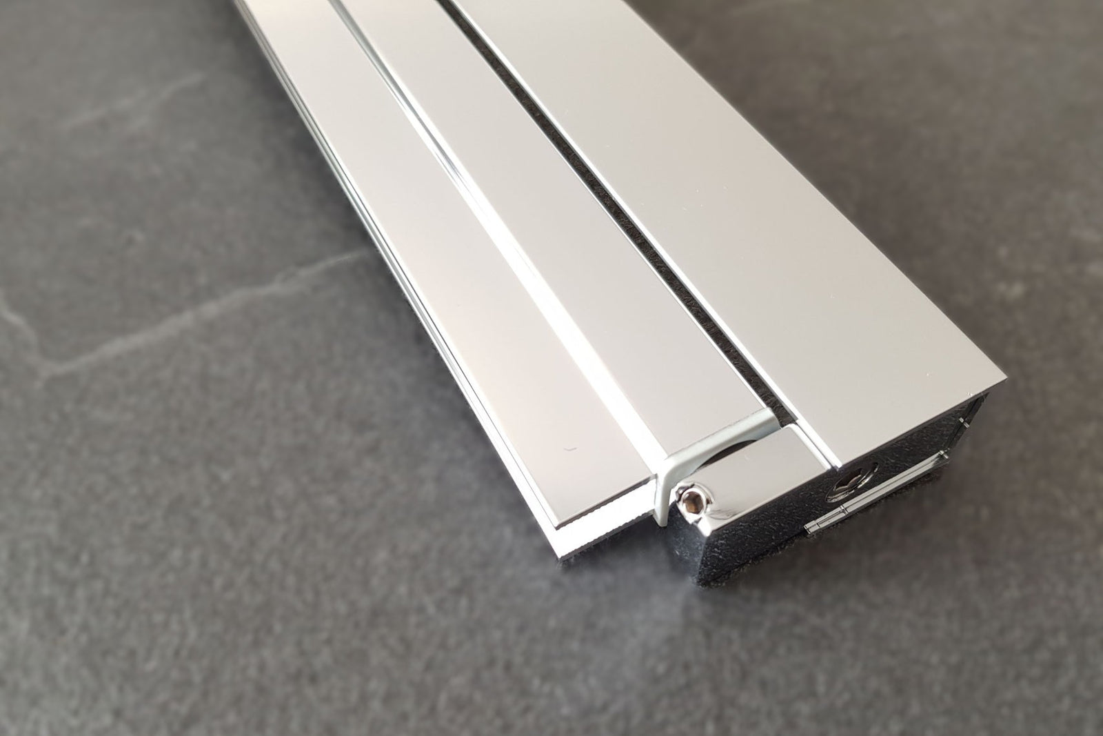 Drehbares Duschtürwandprofil für 8 mm Glas - Serie NLO60 - eckig - 1900 mm