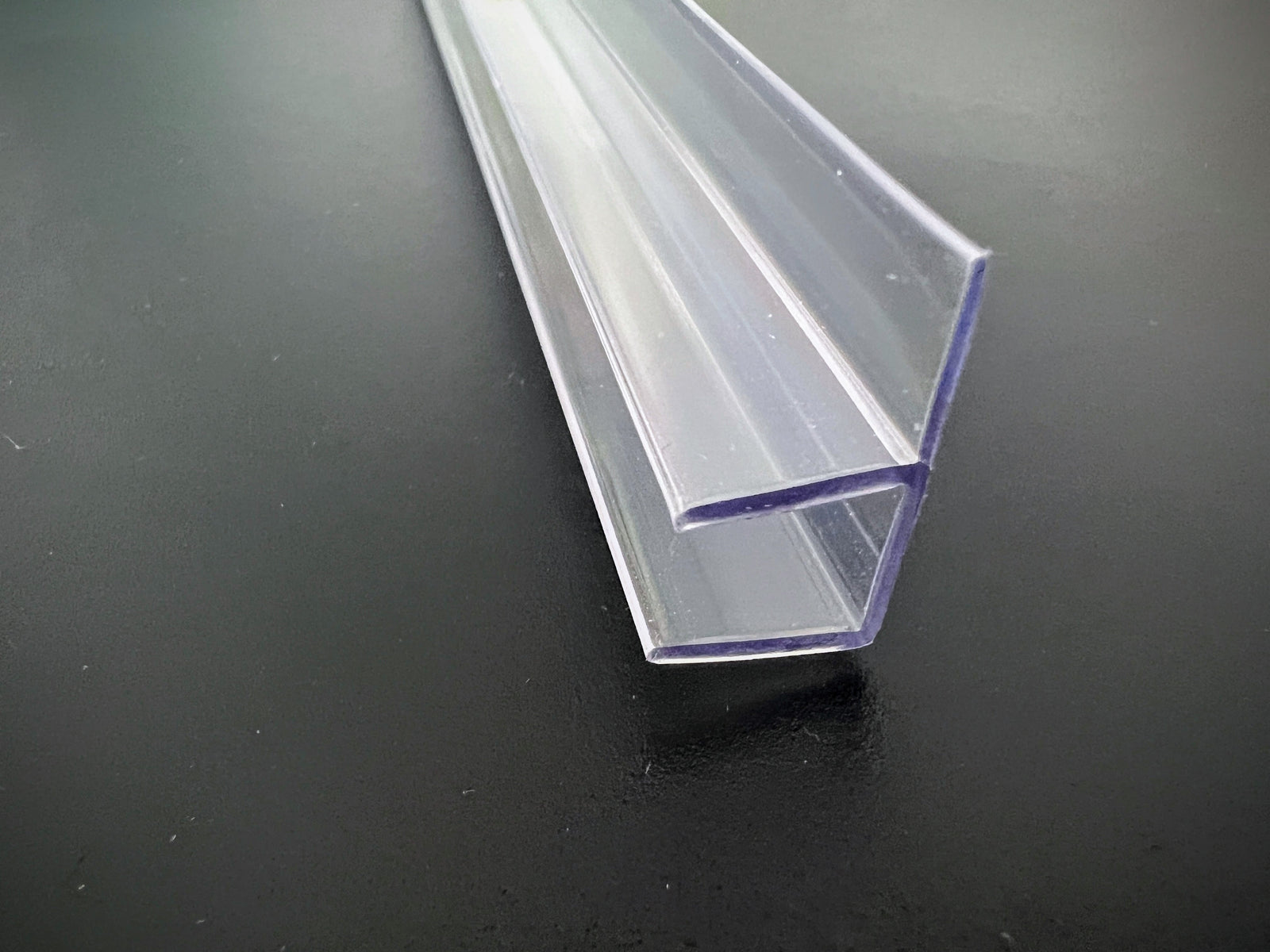 Überlappungsdichtung aus Polycarbonat mit 90°-Lippe – Für 6, 8 oder 10 mm Glas – Art.Nr. S004