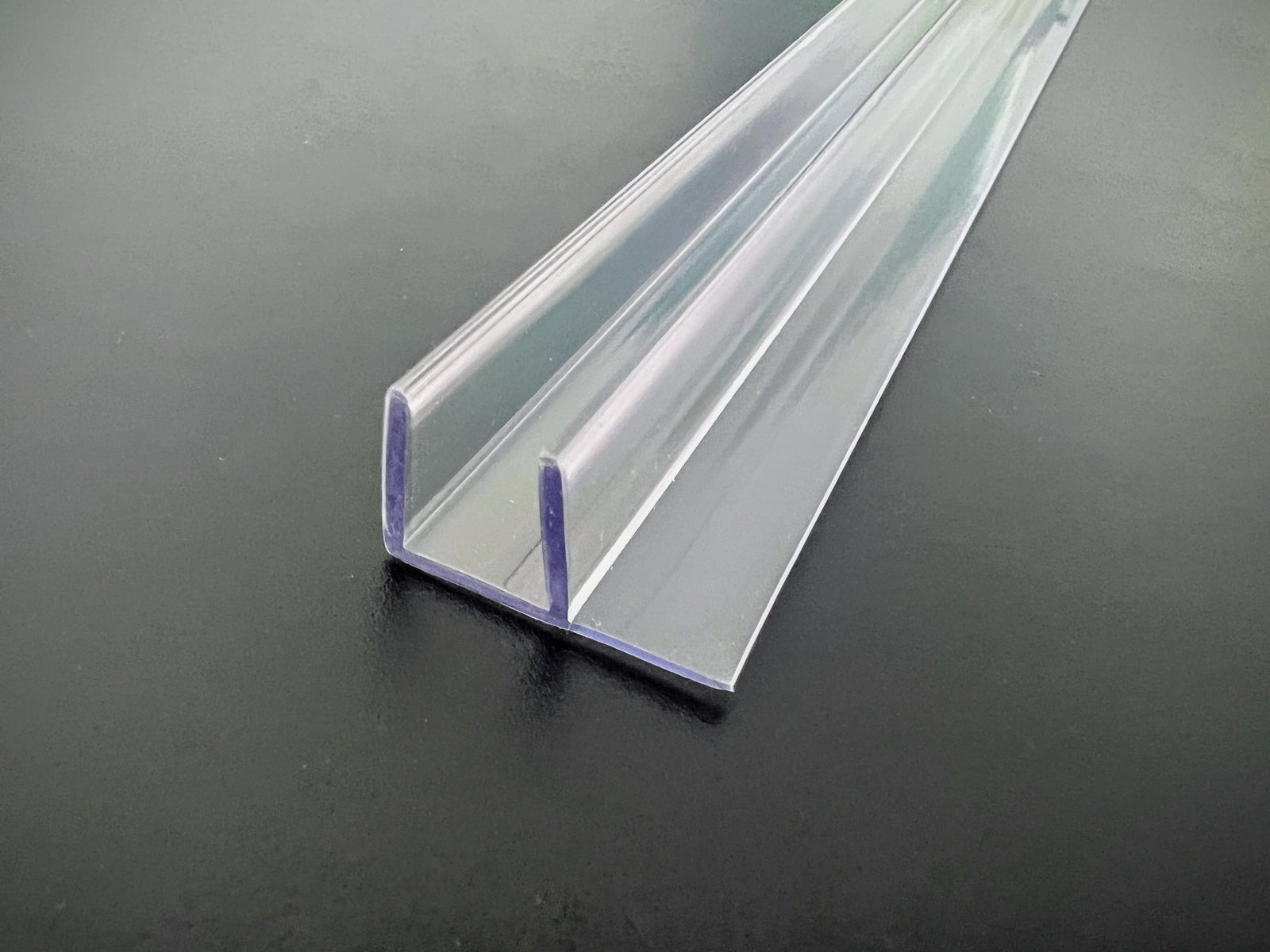 Überlappungsdichtung aus Polycarbonat mit 90°-Lippe – Für 6, 8 oder 10 mm Glas – Art.Nr. S004
