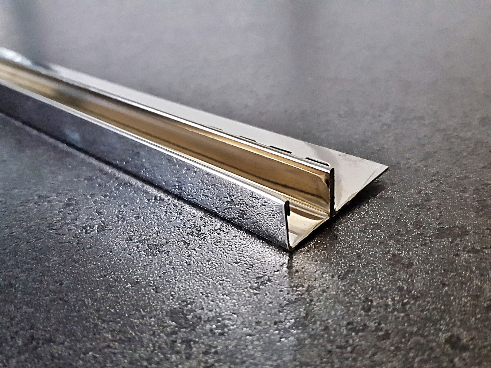 Fliesen-U-Winkelprofil "Slimline" Edelstahl verchromt hochglanz – Für 8 und 10 mm Glas – Art.Nr. UCHR