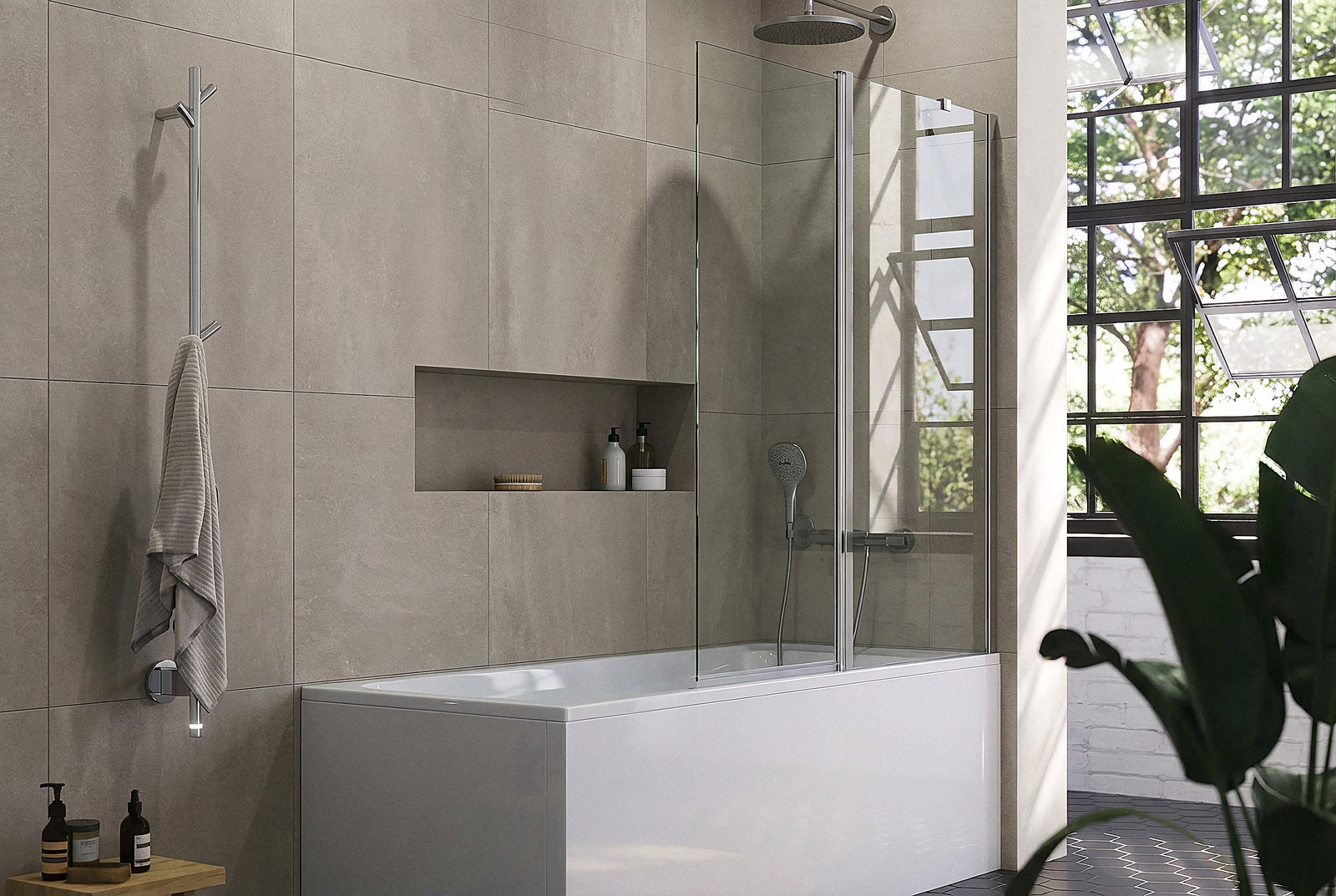 Match Badewannenaufsatz aus 6 mm ESG-Glas, Drehtür mit Festteil auf einer Badewanne