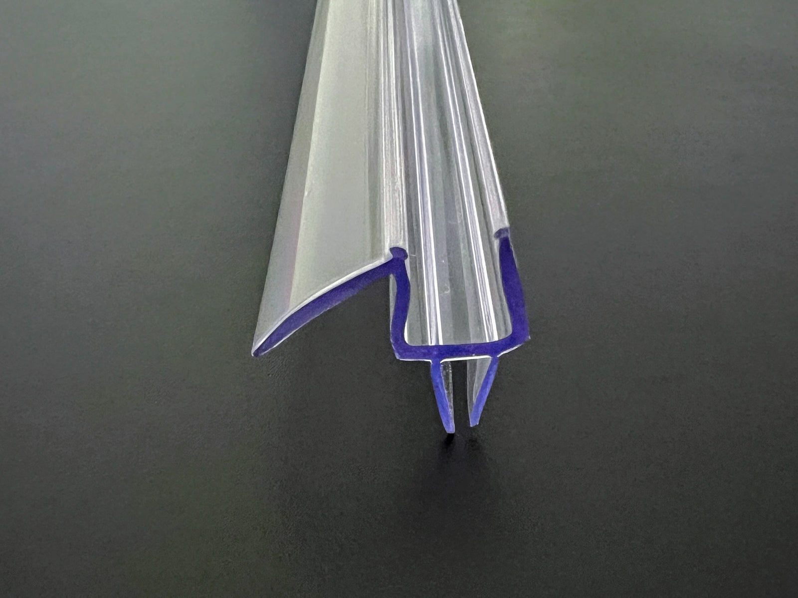 Polycarbonat-Duschdichtung mit doppelter Dichtlippe und Wasserabweiser – Für 6 oder 8 mm Glas – Art.Nr. S009B1