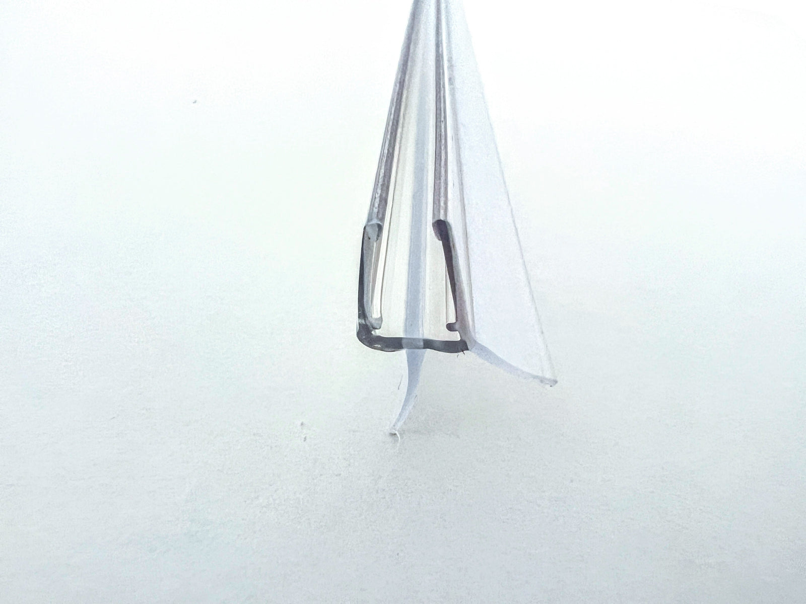 Gebogene Dusch-Türdichtung 135° für Fünfeckduschen – Für 6 oder 8 mm Glas – Art.Nr. 5102.135