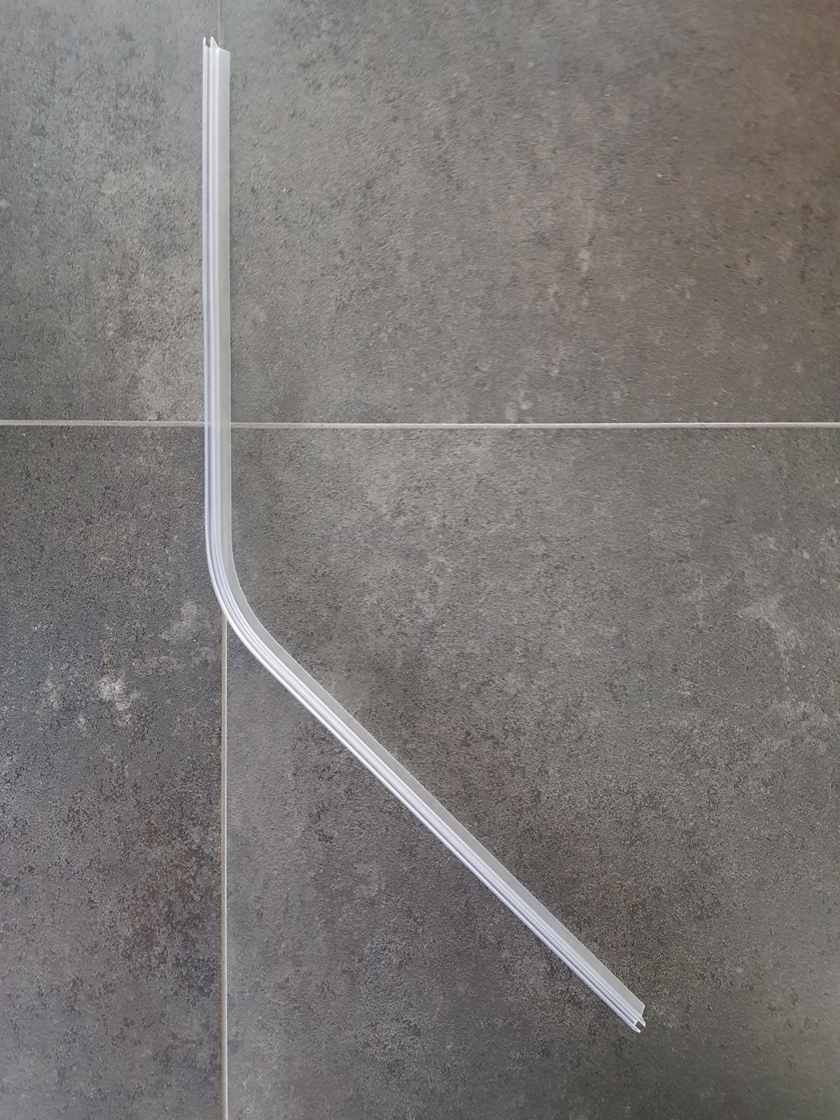 Gebogene Dusch-Türdichtung 135° für Fünfeckduschen – Für 6 oder 8 mm Glas – Art.Nr. 5102.135