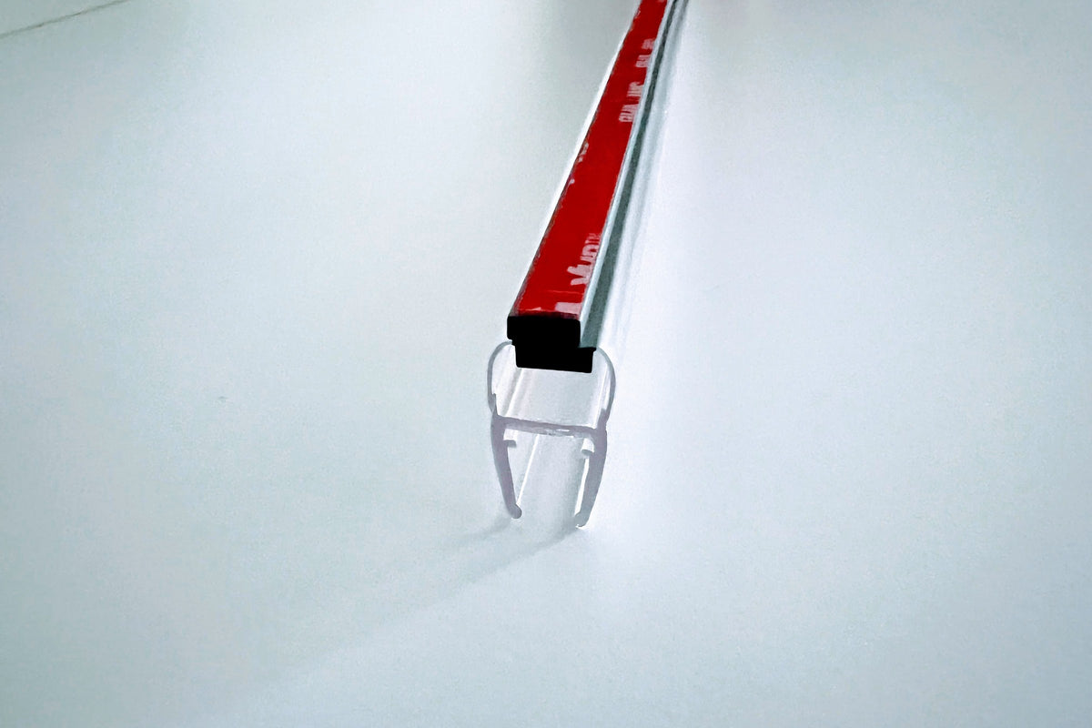 Magnetstreifendichtung 52091400, Stirnseite: U-Profil für 6 und 8 mm Glas mit Magnet parallel zur Glaskante