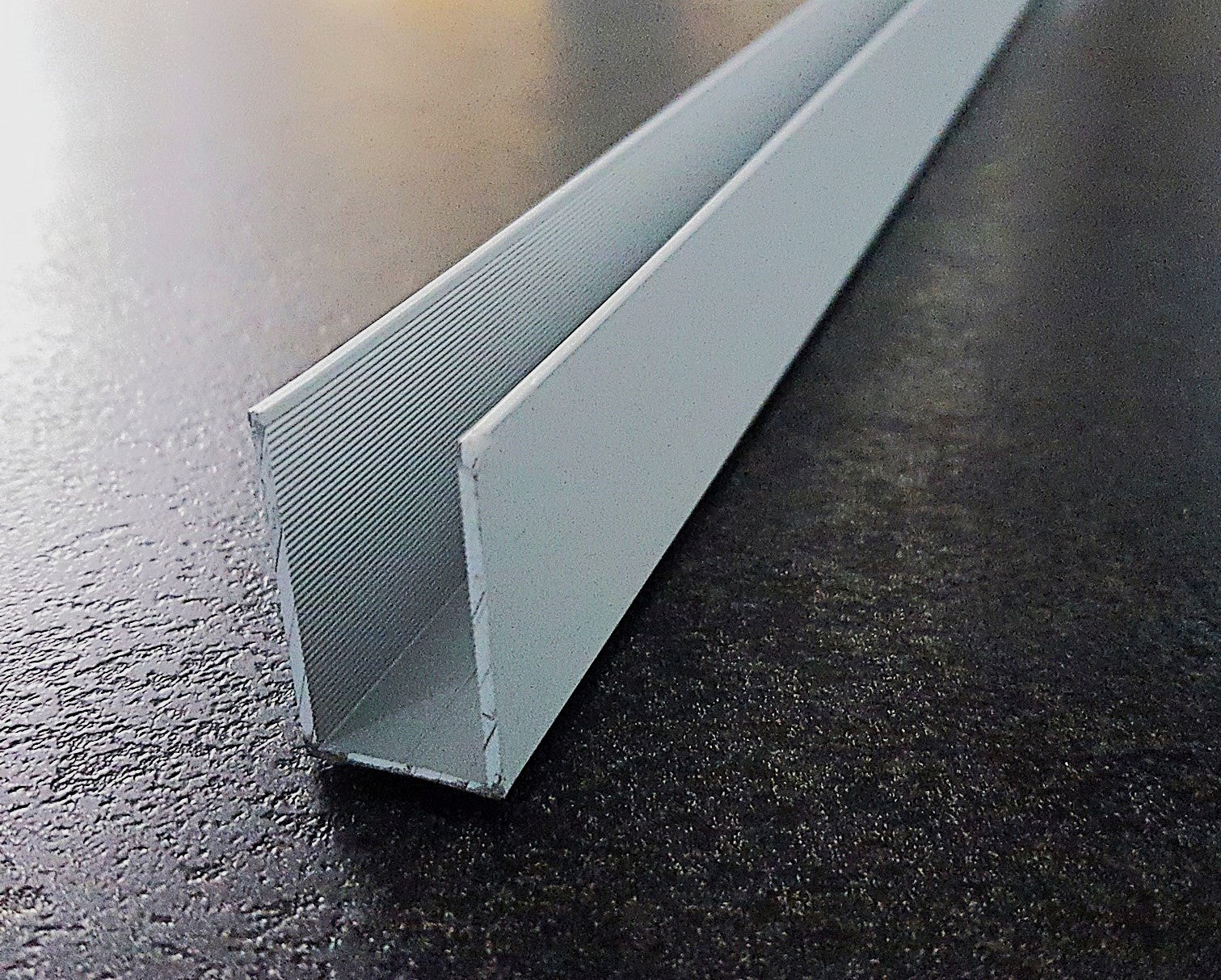 U-Profil für Glaswände – Aluminium silber matt eloxiert, 30 mm bzw. 40 mm Höhe