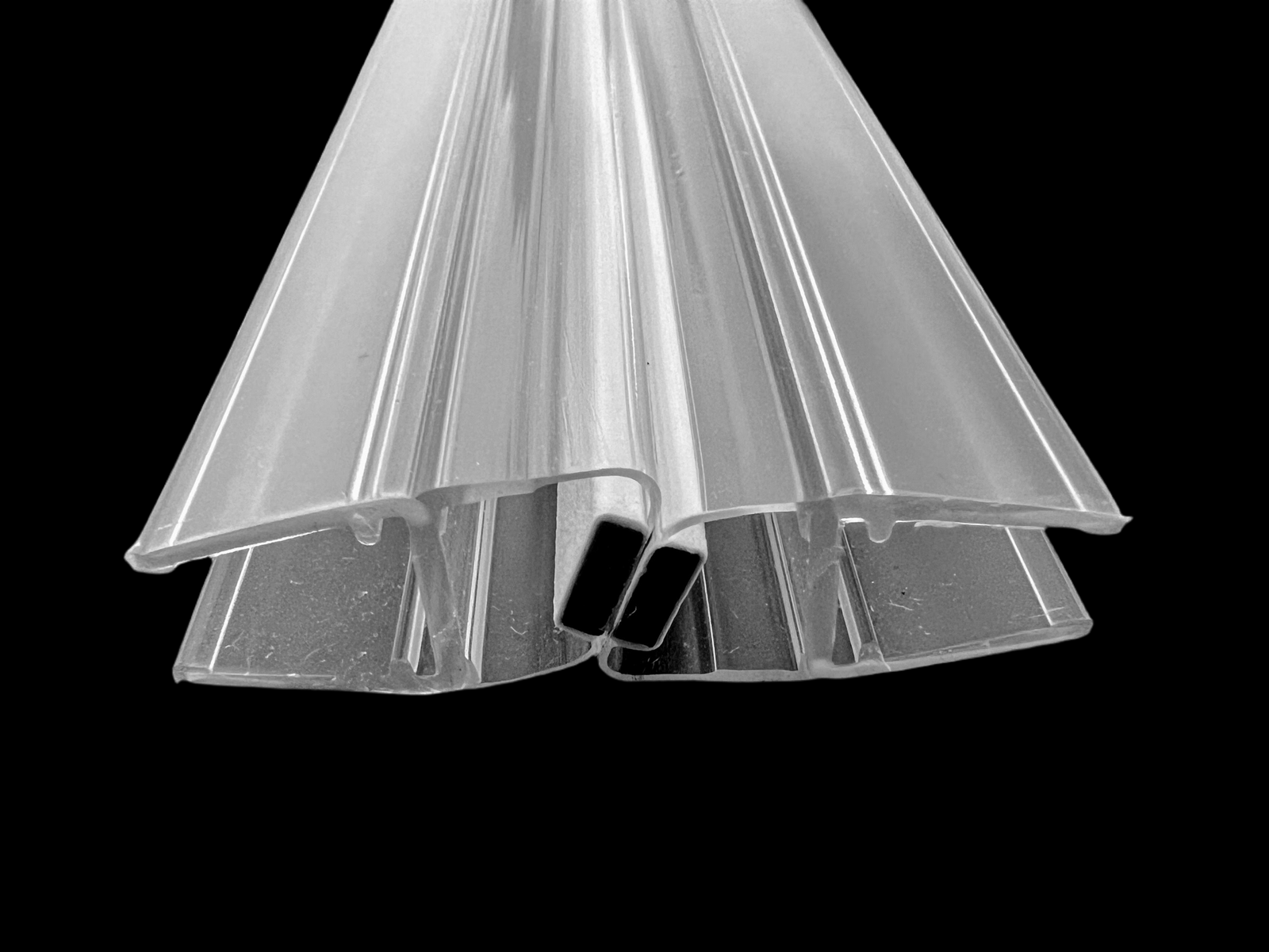 Magnetdichtungspaar 180 (2x 67,5°) mit 67° schrägem Magnetstreifen – Für 6 oder 8 mm Glas – Art.Nr. 6052/6062