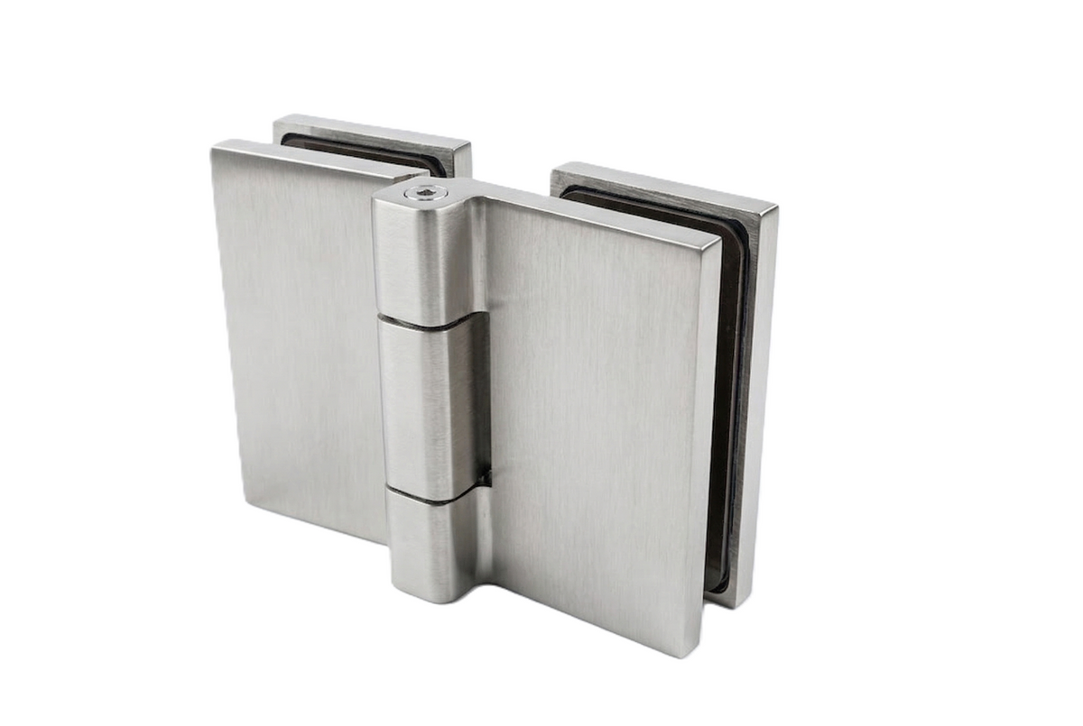 COMO Anschlagband 180° Glas-Glas – Messing massiv, 8/10 mm ESG, verdeckte Verschraubung, eckiges Design