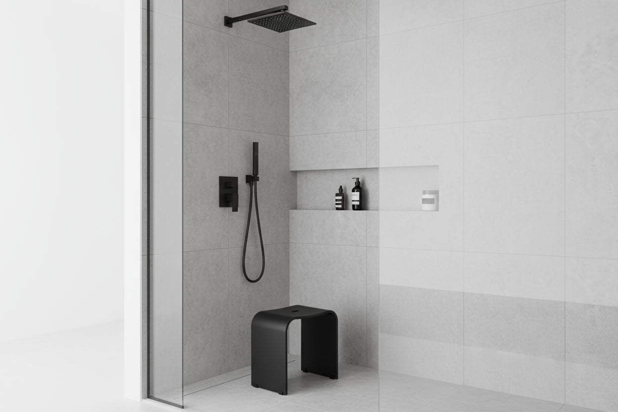 Smedbo LIVING Duschhocker 407 – Plexiglas, rutschsicher, 44 cm Sitzhöhe – Schwarz oder Weiß matt