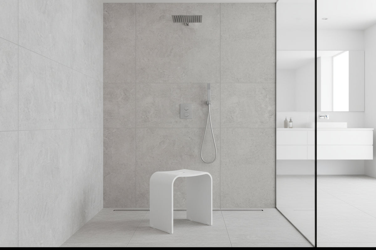 Smedbo LIVING Duschhocker 407 – Plexiglas, rutschsicher, 44 cm Sitzhöhe – Schwarz oder Weiß matt