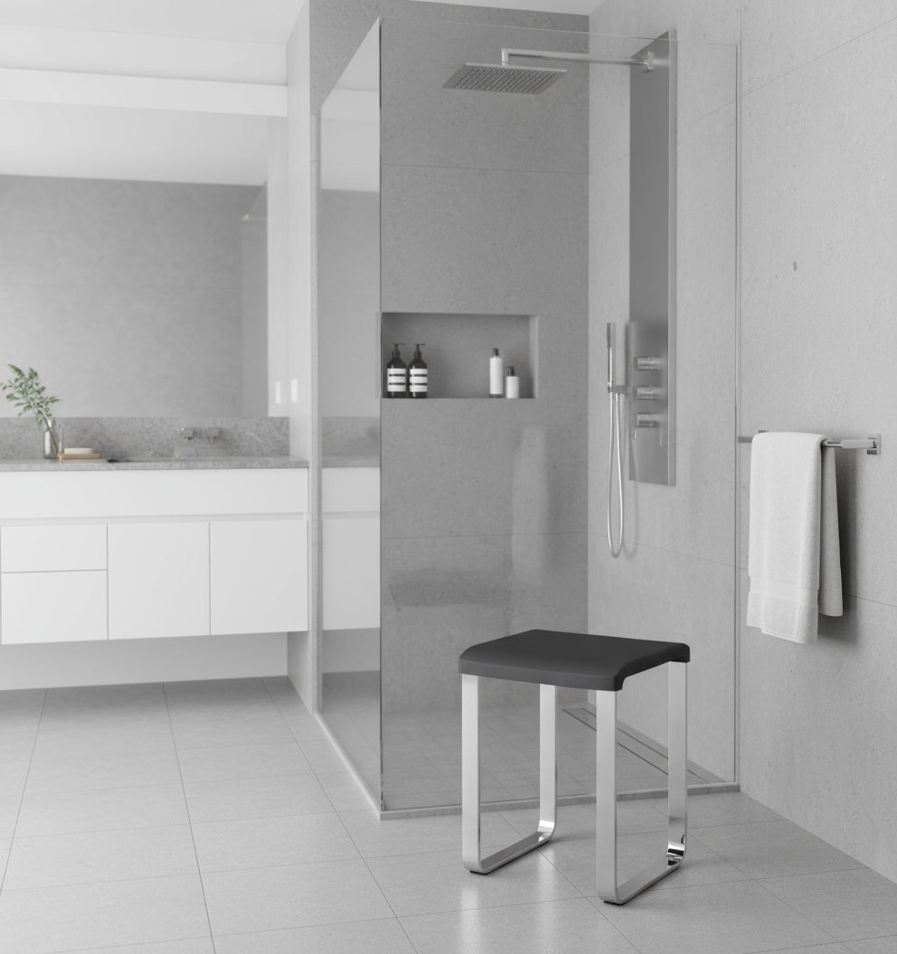 Smedbo LIVING Duschhocker FK406/FK416 – Aluminium verchromt, 48 cm Sitzhöhe – Weiß oder Grau