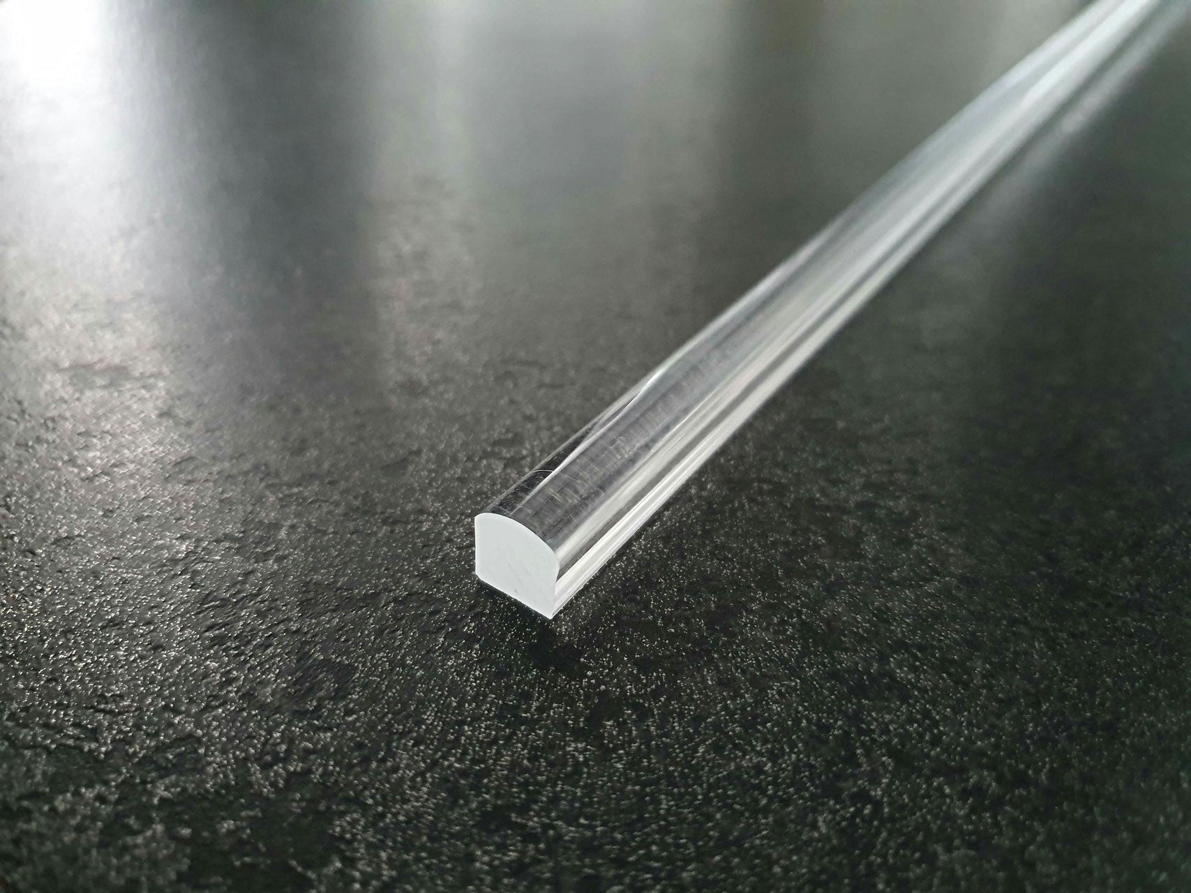 Plexi-Quadratstab mit Wölbung oben, Art.Nr. HH1009