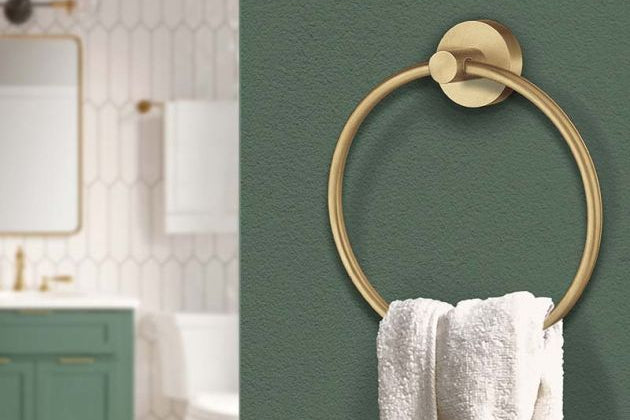 Handtuchring HOME – Eleganter Handtuchhalter aus gebürstetem Messing (Ø 170 mm)