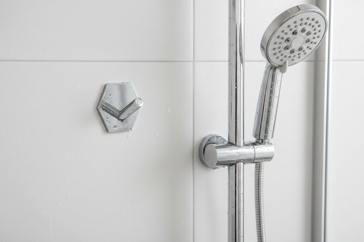 Design-Wandhaken Hexagon selbstklebend (45x52 mm) – Edelstahl – Schwarz Matt oder Chrom