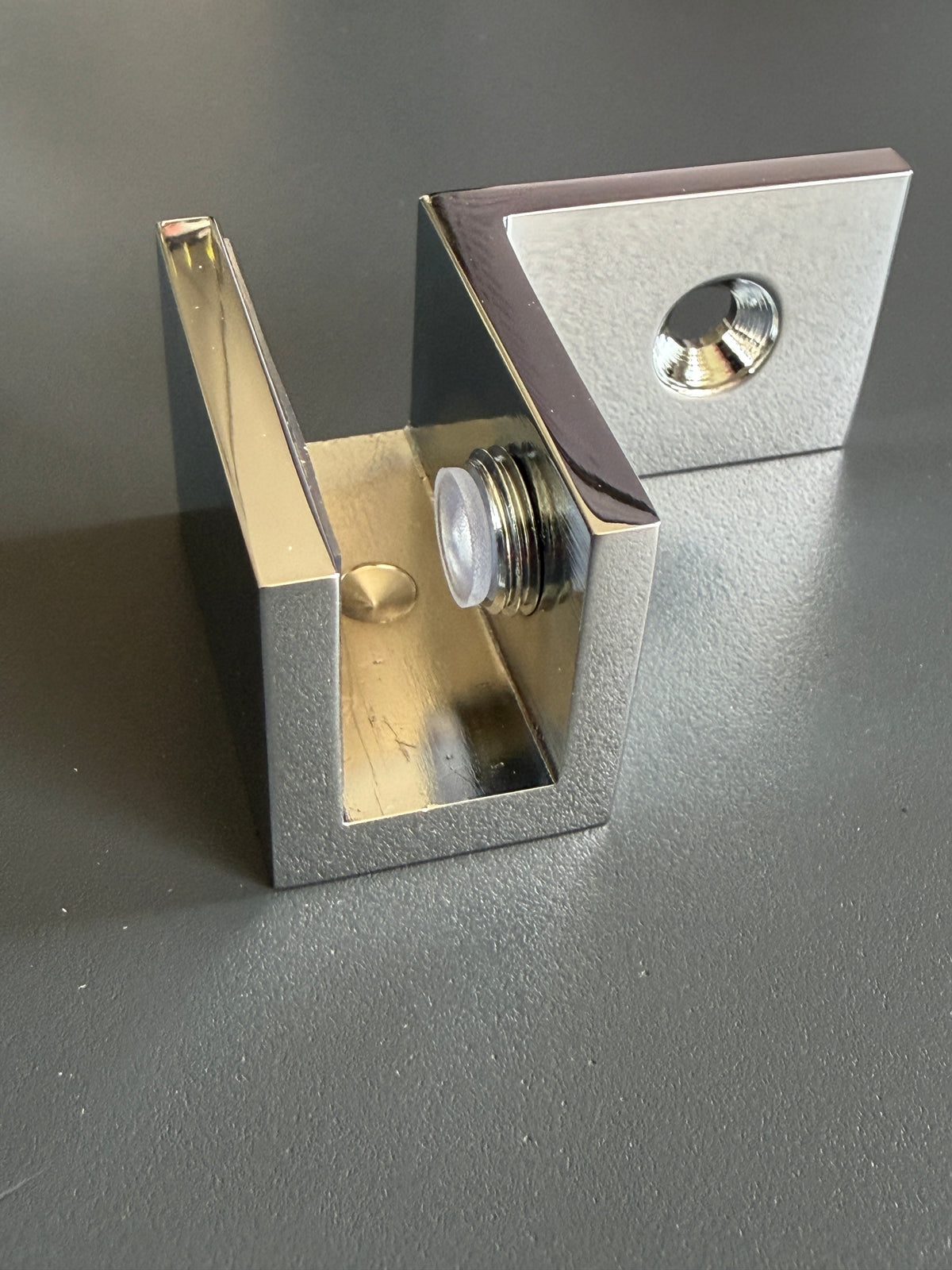 Haltewinkel als Wandhalter für feststehende Scheiben zur Stabilisierung ohne Glasbohrung, Chrom glanz, Art.Nr. 2798