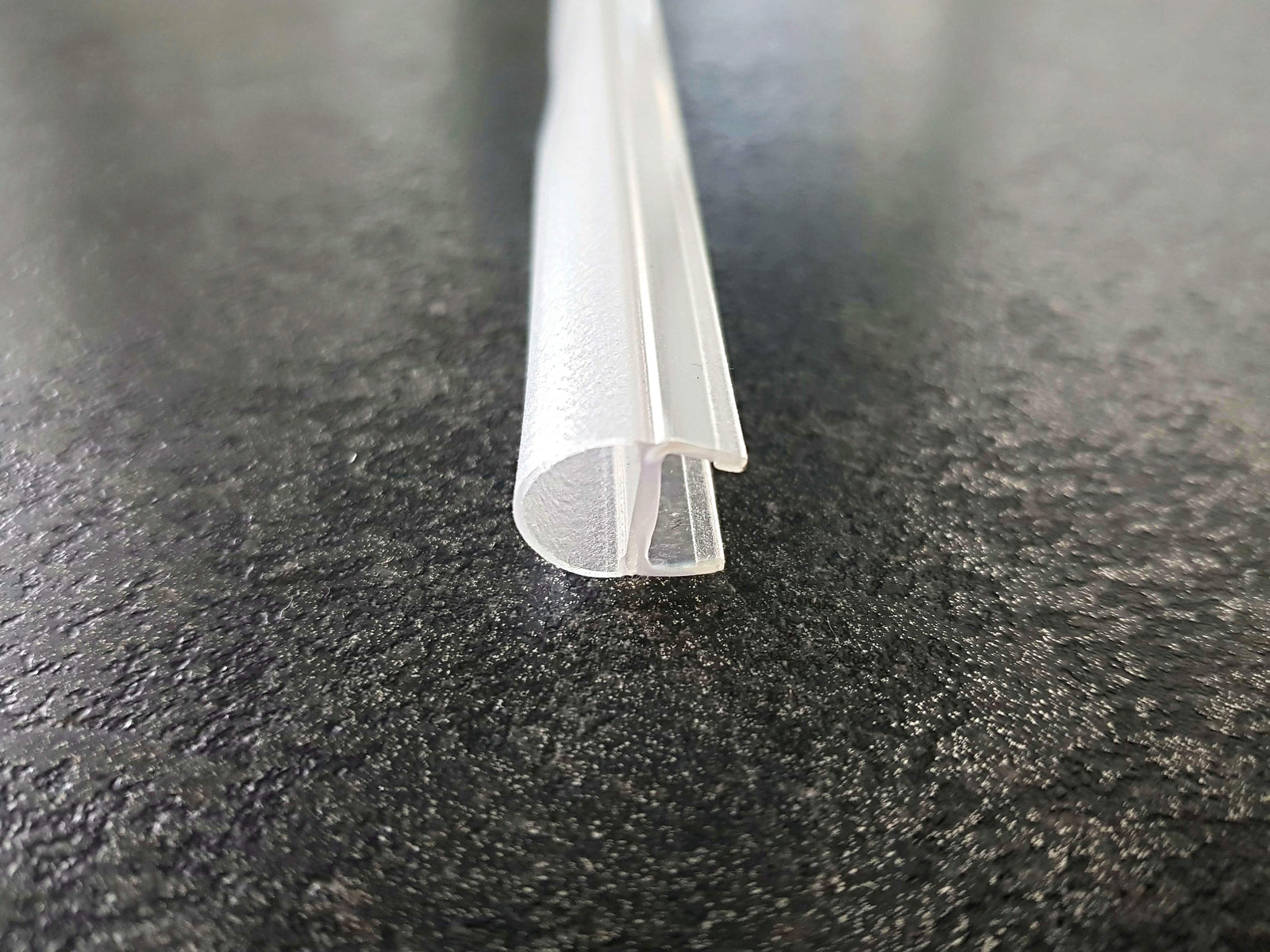 Streifdichtung (Ballondichtung) mit kurzem Glaseinstand – Für 8 mm Glas, Lücken 8-9 mm – Art.Nr. PCR8S