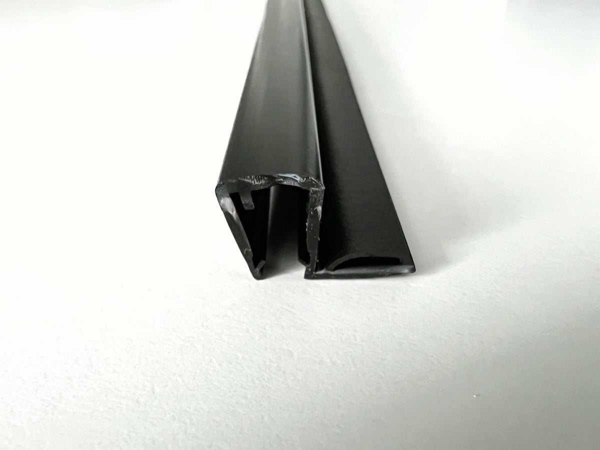 Schwarze Anschlagdichtung 90° fluchtend  – Für 6 oder 8 mm Glas universal – Art.Nr. 5050-B