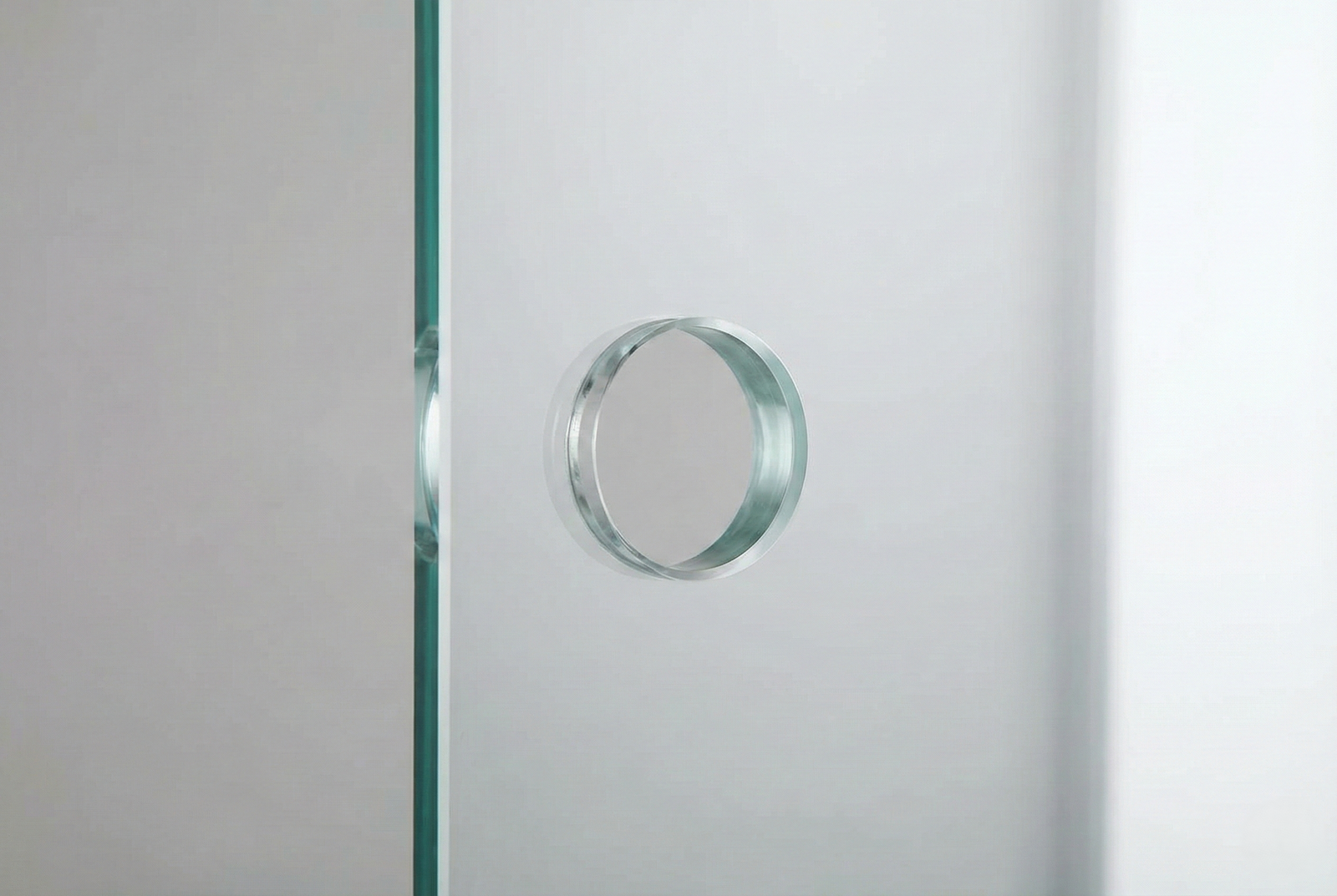 Bohrung im Glas | zylindrische Lochbohrung