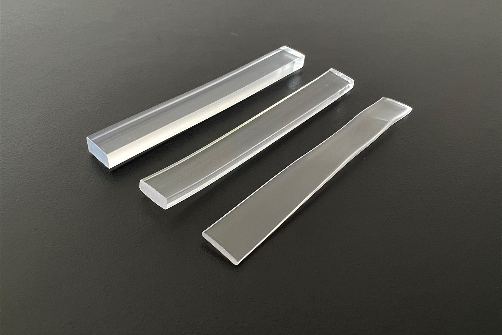transparente Unterlagen für rahmenlose Glasduschen