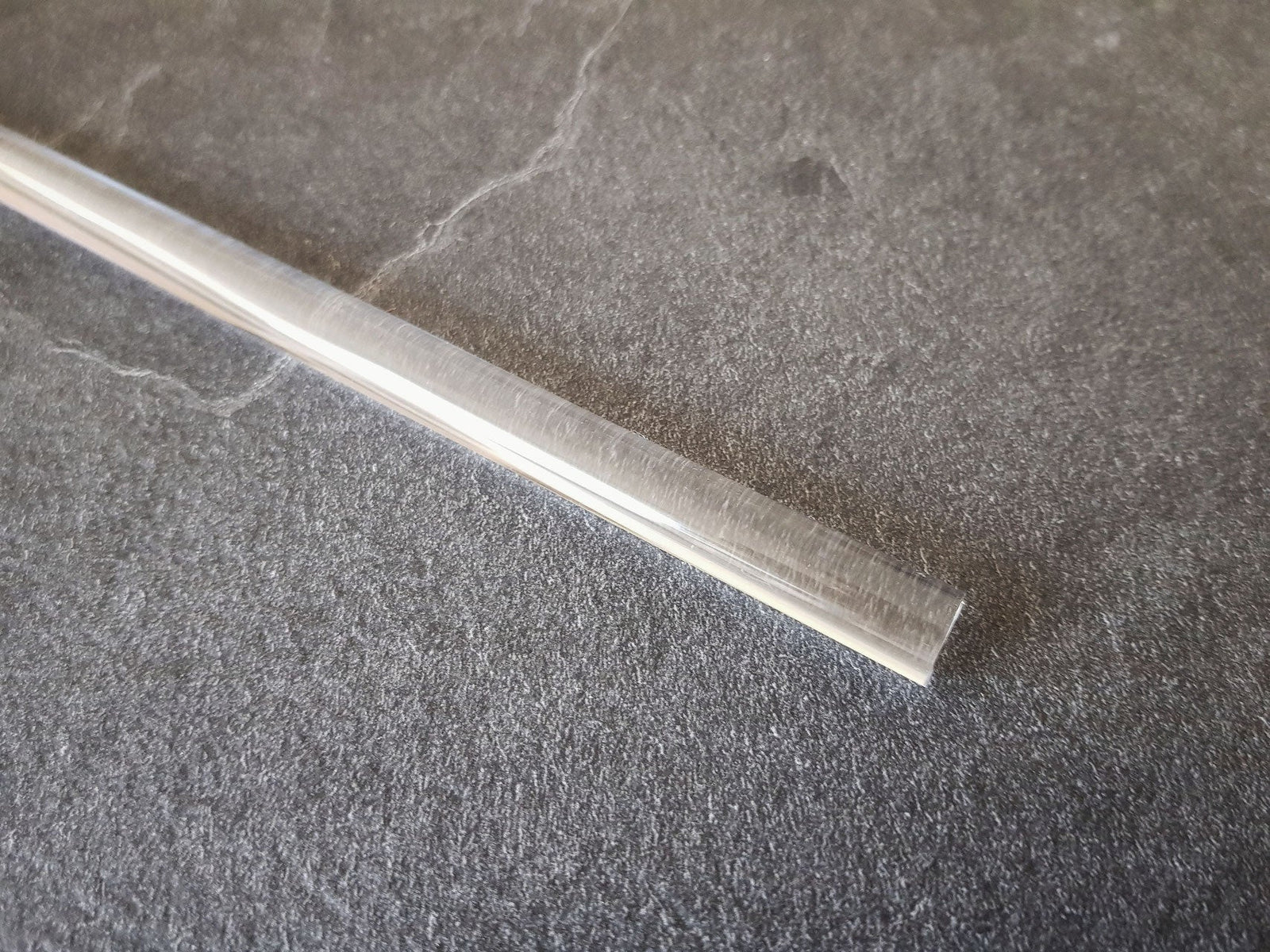 Plexi-Halbrundstab als Schwallprofil – Transparent und flexibel – Art.Nr. 8001/8010