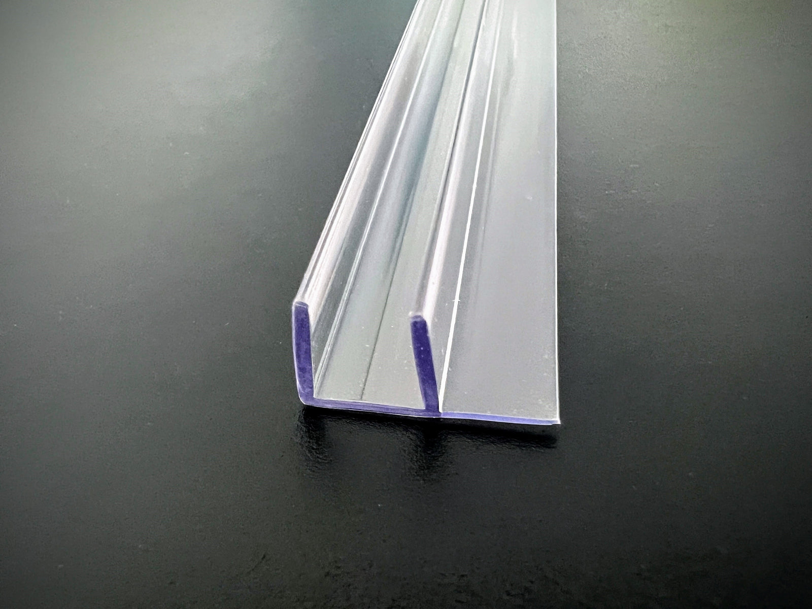 Überlappungsdichtung aus Polycarbonat mit 90°-Lippe – Für 6, 8 oder 10 mm Glas – Art.Nr. S004