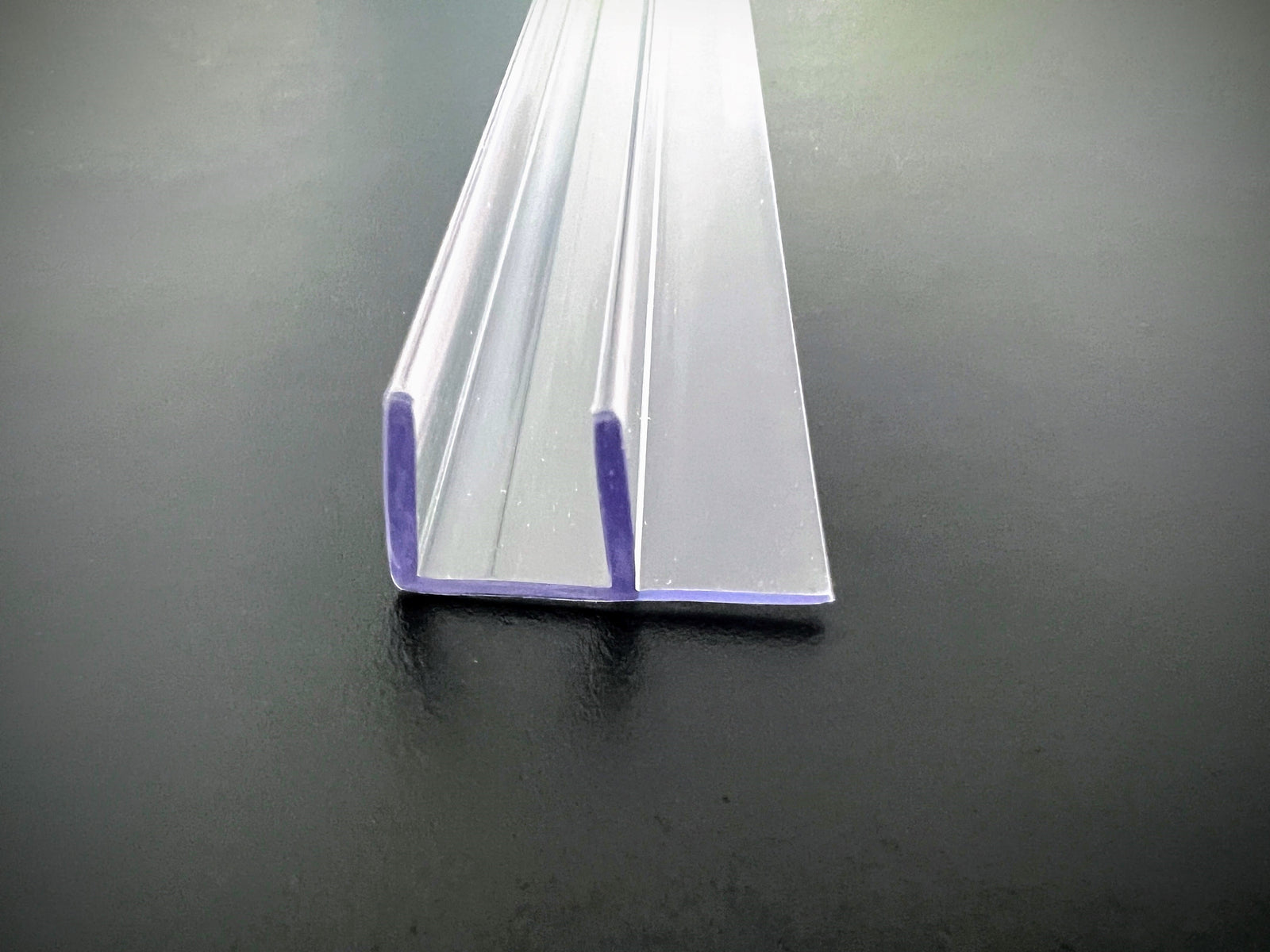 Überlappungsdichtung aus Polycarbonat mit 90°-Lippe – Für 6, 8 oder 10 mm Glas – Art.Nr. S004