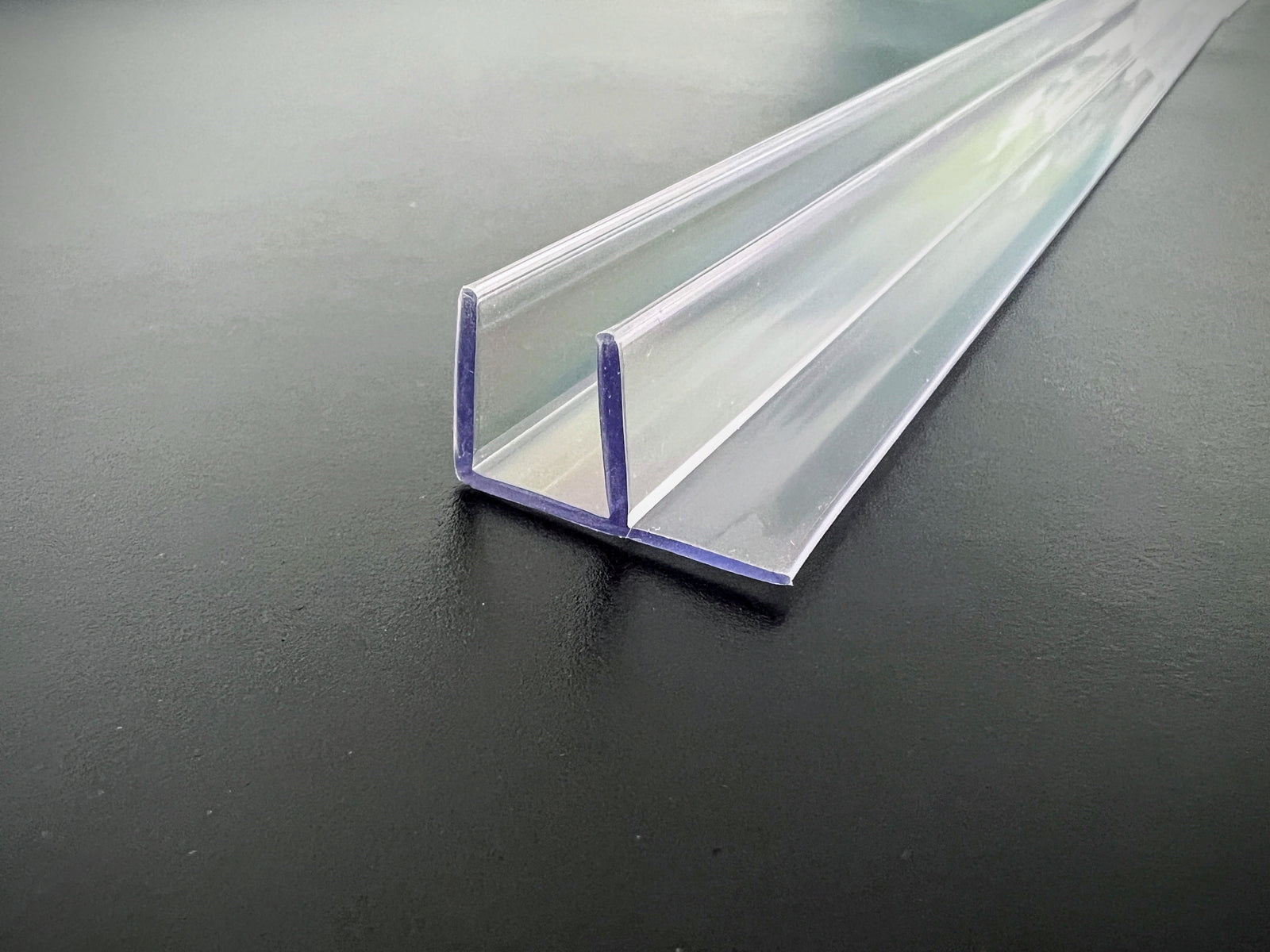 Überlappungsdichtung aus Polycarbonat mit 90°-Lippe – Für 6, 8 oder 10 mm Glas – Art.Nr. S004