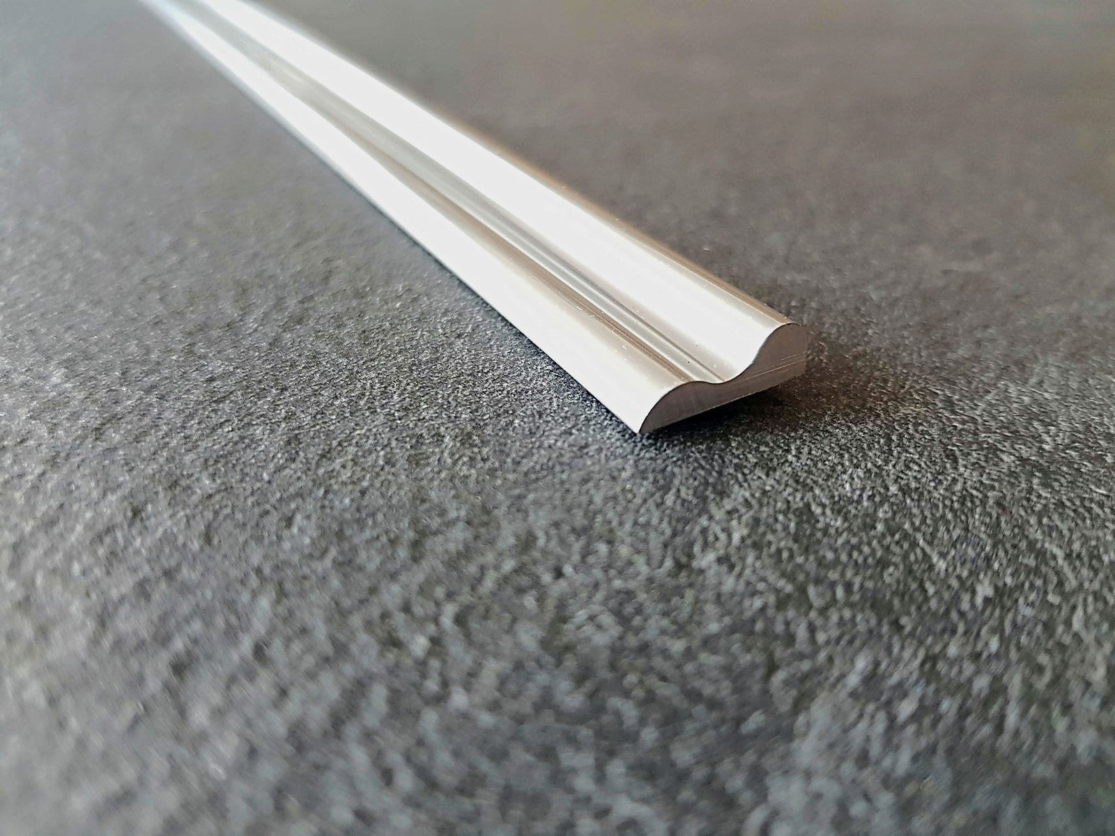 geschwungenes Schwallprofil aus Alu, 15 x 6 mm; Art.Nr. 2967