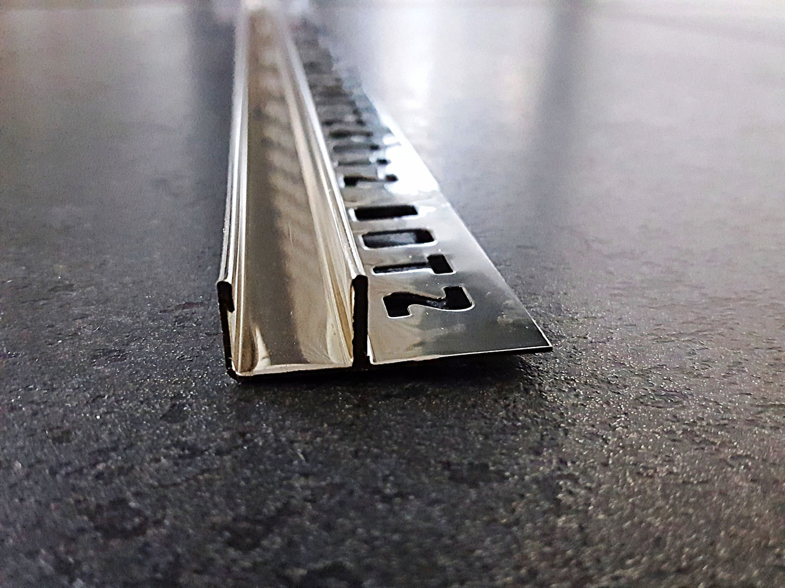 Fliesen-U-Winkelprofil "Slimline" Edelstahl verchromt hochglanz – Für 8 und 10 mm Glas – Art.Nr. UCHR