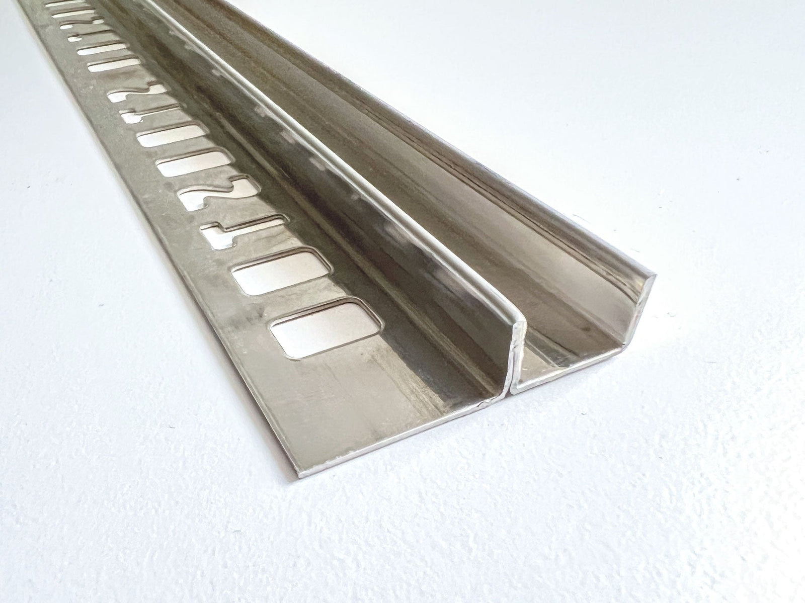 Fliesen-U-Winkelprofil "Slimline" Edelstahl K220 gebürstet – Für 8 und 10 mm Glas – Art.Nr. UEK220