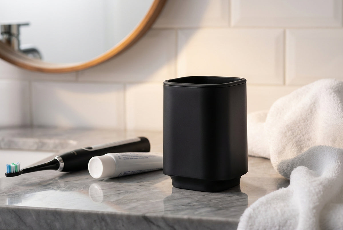 SATIN SQUARE Zahnputzbecher – minimalistisches Design für ein aufgeräumtes Bad