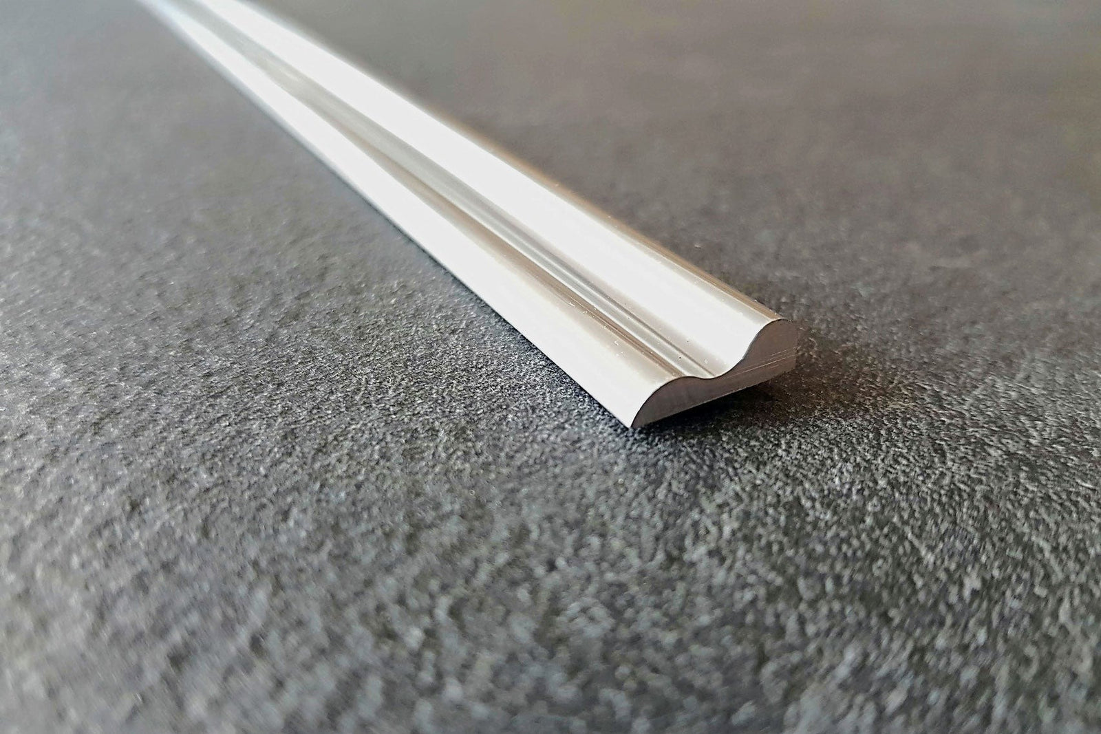 Geschwungenes Schwallprofil – Alu 15 × 6 mm, silber matt, Art.Nr. 2967