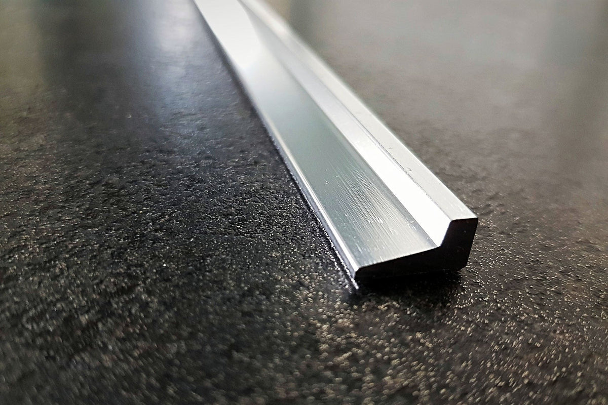 Schwallschutzprofil 8x15 mm, Aluminium glänzend, 100 oder 200 cm, Art.Nr. 52.05.0010