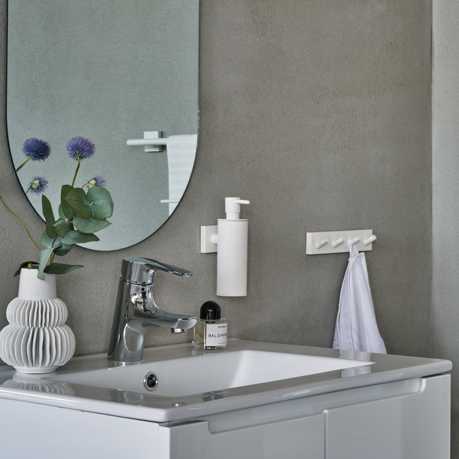 HOUSE Viererhakenleiste, Weiß matt, Ansicht 2