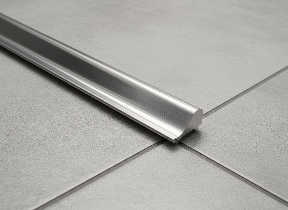 Schwallprofil aus Metall 15 x 9 mm – Vollmaterial, robust und langlebig – 100 cm – Art.Nr. S1L