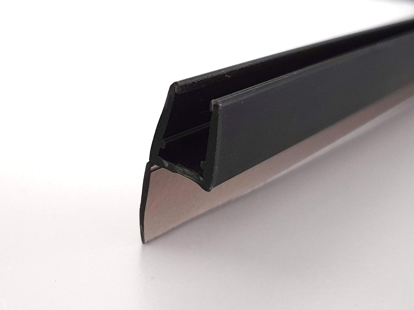 schwarze Lippendichtung 180° mit gewölbter Lippe, Art.Nr. 5001-B