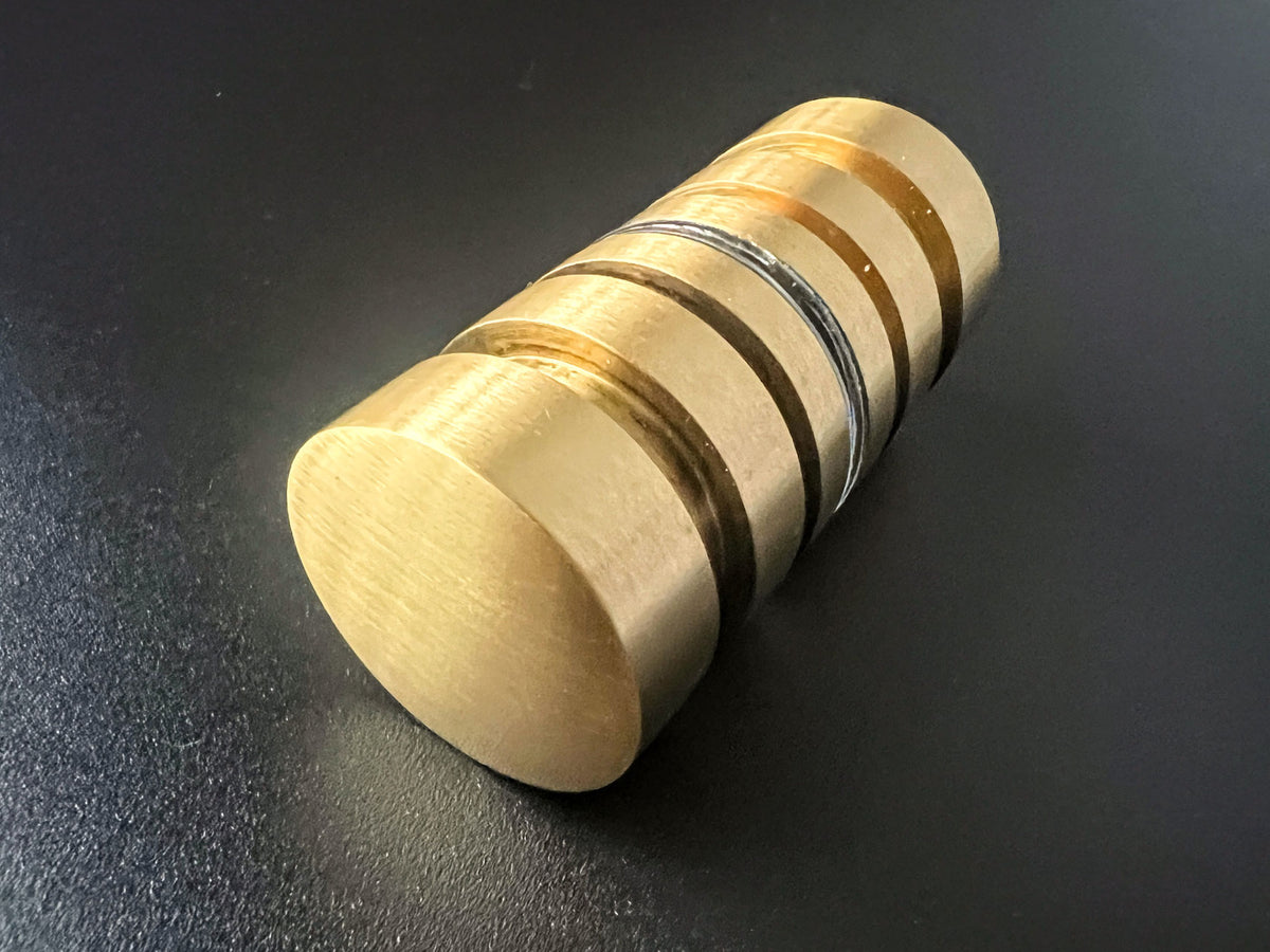 Dusch-Türknopf rund Ø 30 mm mit Rippung, Messing matt goldfarbig