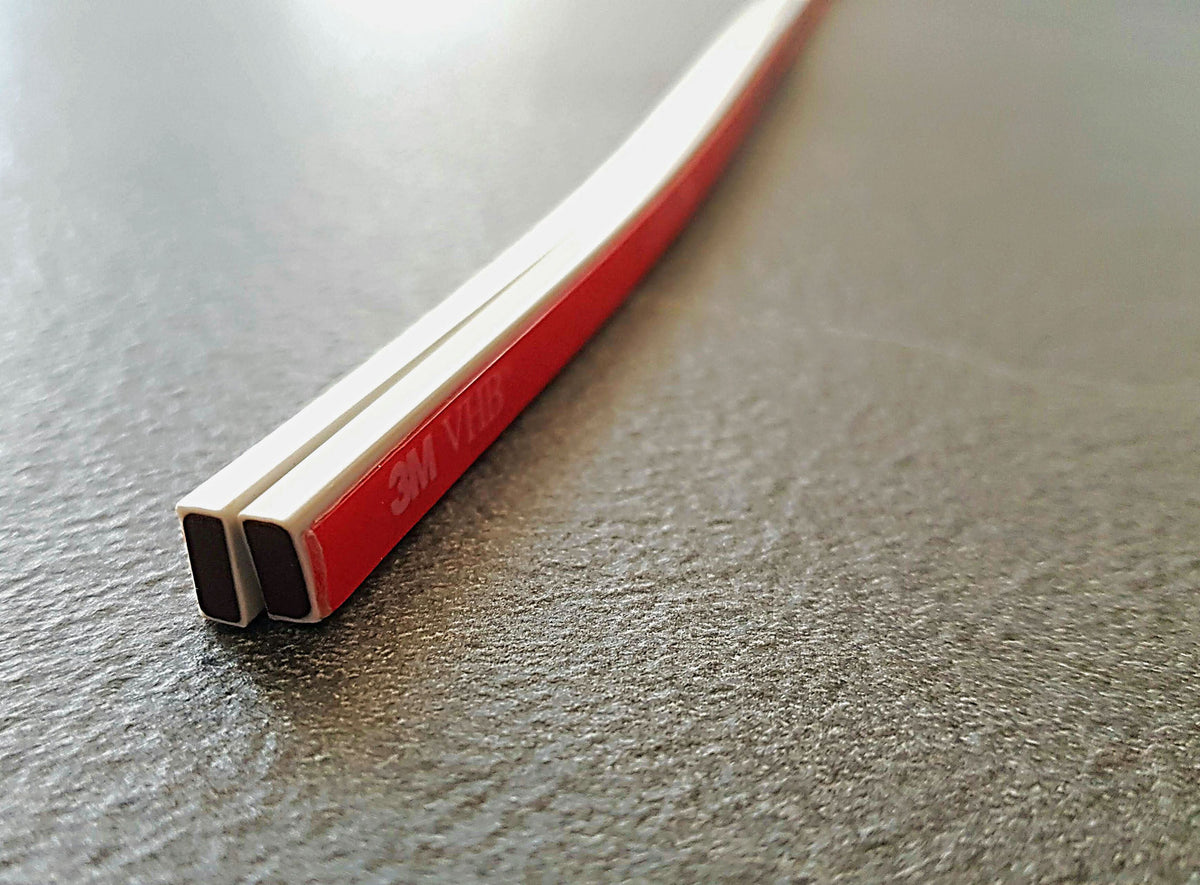 Zwei Magnetstreifen 6099 als Paar mit 3M-Klebeband