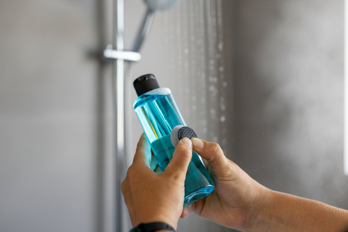 Die magnetische Aufhängung für Duschgel und Shampoo an Wandplatte, Typ MagSpike