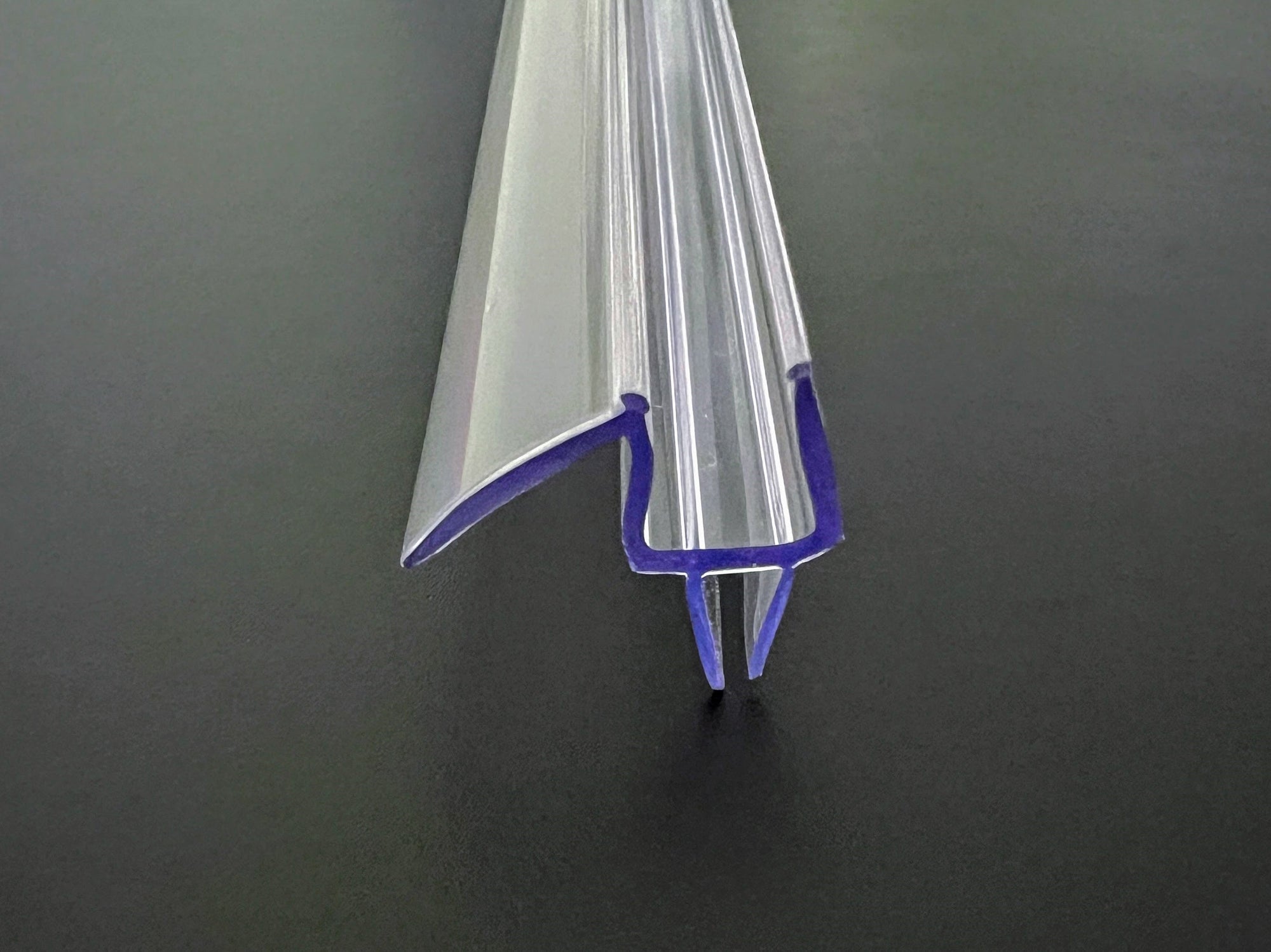 Duschdichtung mit doppelten Dichtgummi unten u. Dächlein oben, für Lücken von 7 - 9 mm, Art.Nr. S009B1