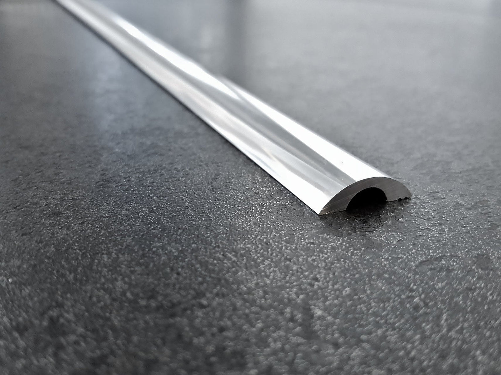 Alu-Schwallprofil runde Form; 20 x 6 mm; SDT980