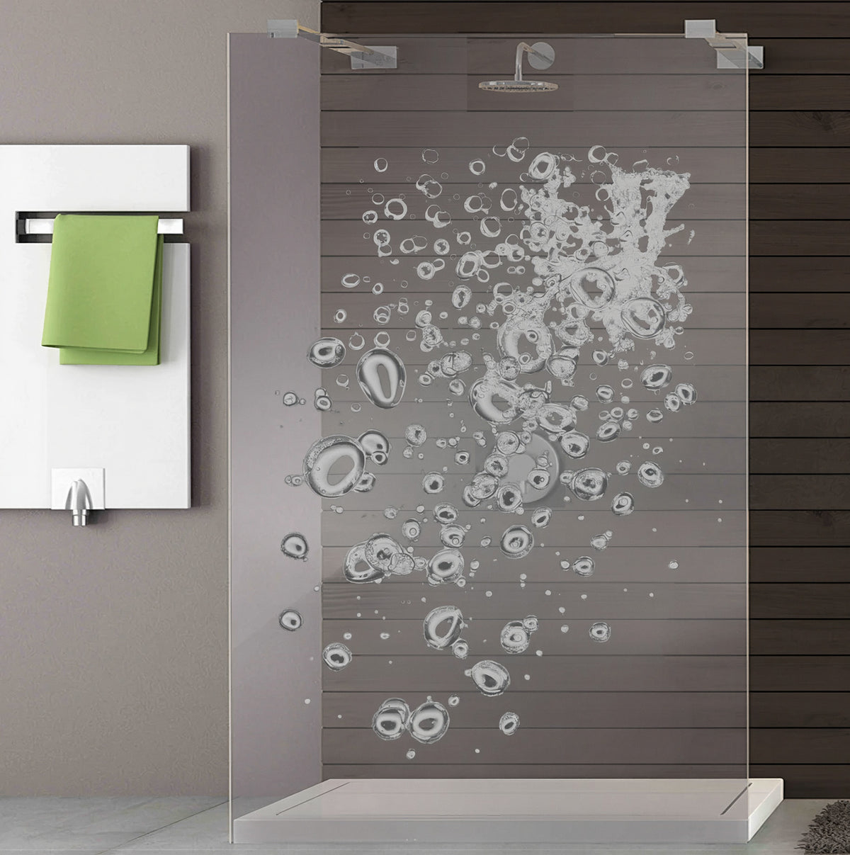 Walk-In Duschtrennwand mit gelasertem Wassertropfen-Motiv als Beispiel für ein individuelles Wunschmotiv